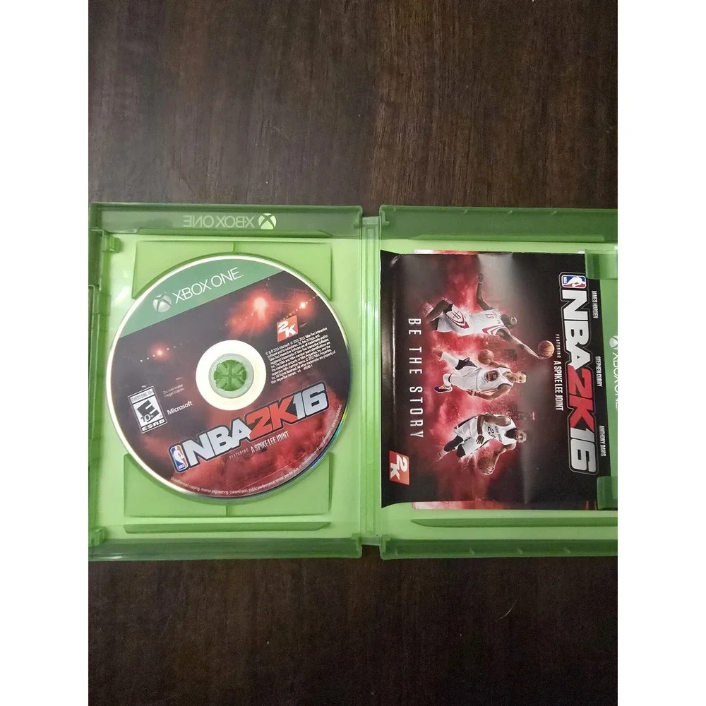 NBA 2K16 - XBOX ONE DISC and CASE JAMES HARDEN COVER